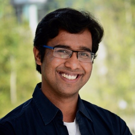 Portrait of Vasu Sharma smiling